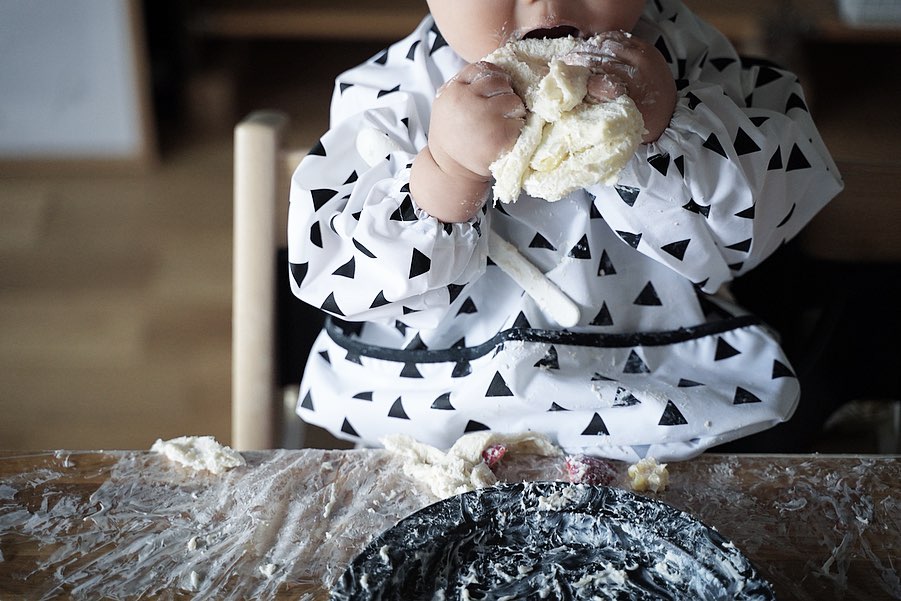 １歳誕生日 - スマッシュケーキとお食事エプロン